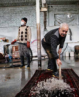 شستشوی سنتی قالی در قالیشویی شهرآرا